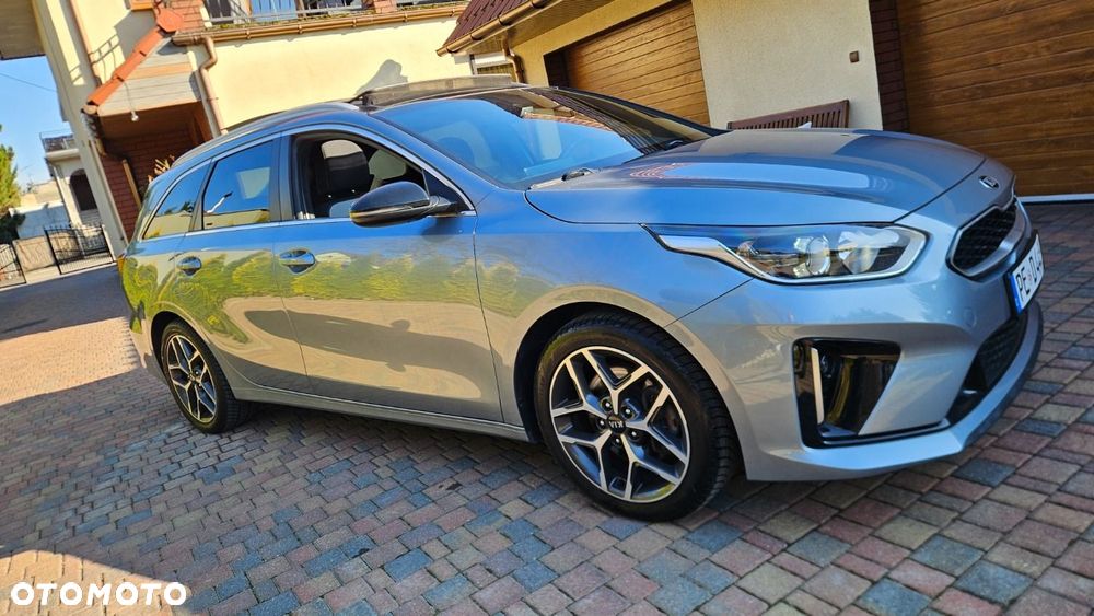 Kia Ceed - 11
