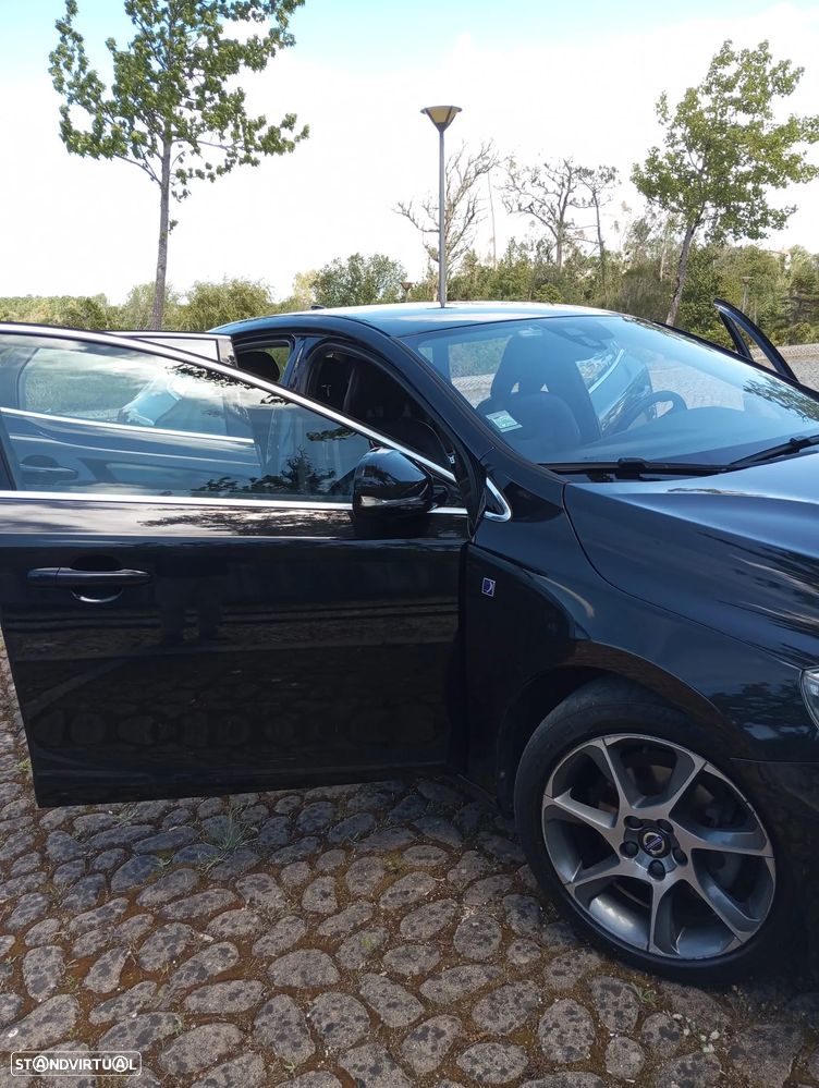 Volvo V40 1.6 D2 R-Design Summum - 4