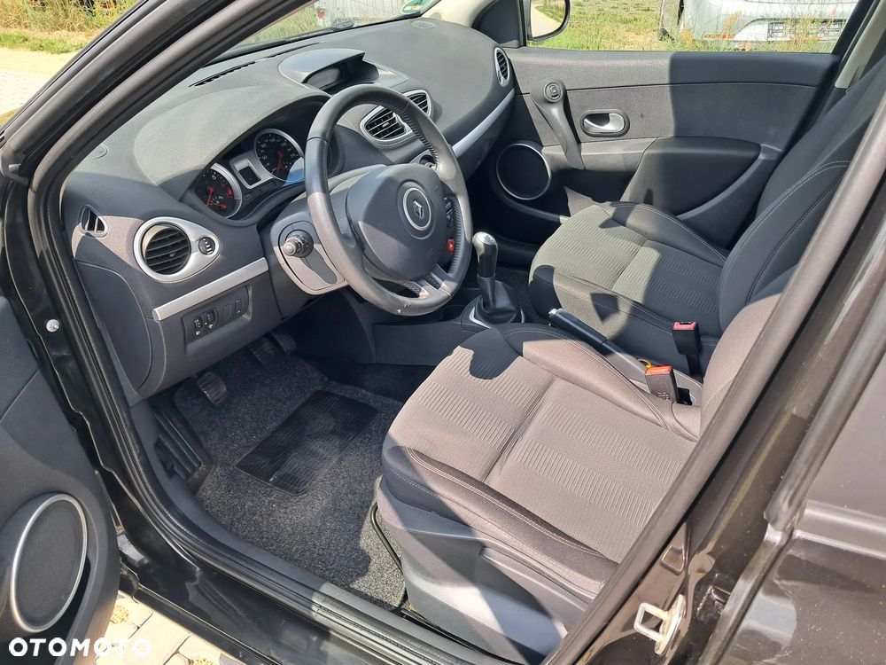 Renault Clio 1.2 16V 75 Dynamique - 13