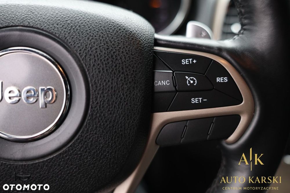 Jeep Grand Cherokee - 26