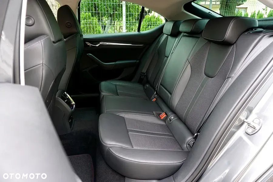 Skoda Octavia 1.5 TSI e-TEC DSG Selection Plus - 23
