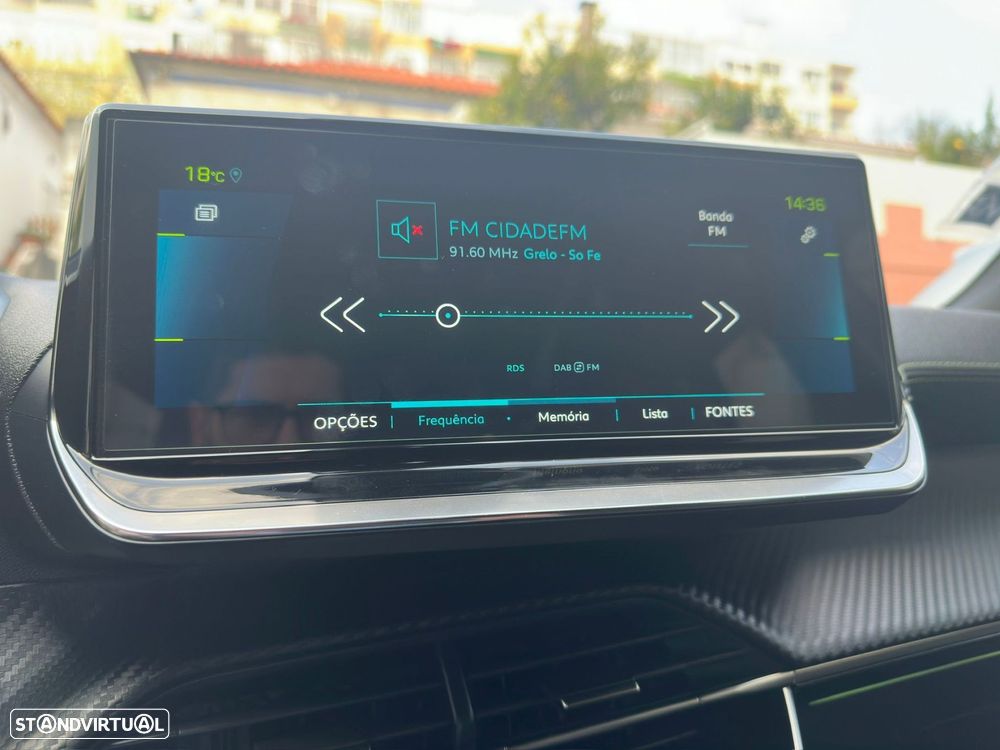 Peugeot e-2008 50 kWh GT - 23