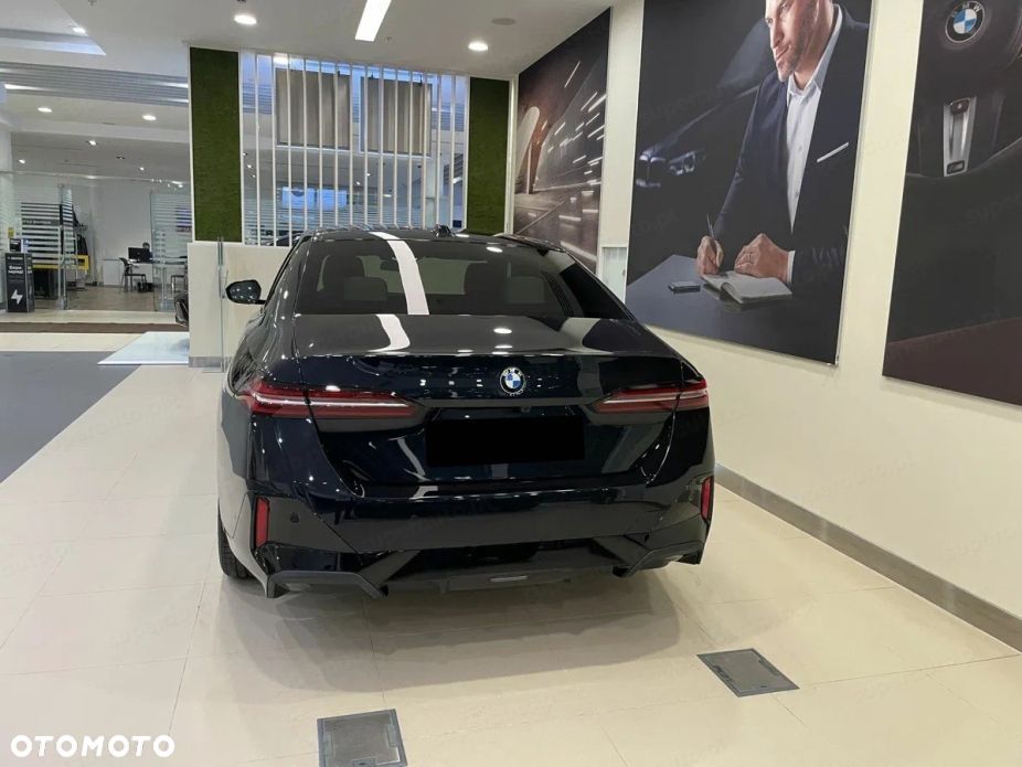 BMW Seria 5 520d mHEV M Sport - 6