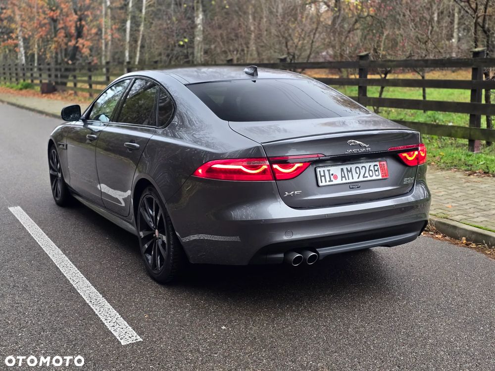 Jaguar XF 2.0 i4D AWD R-Sport - 17