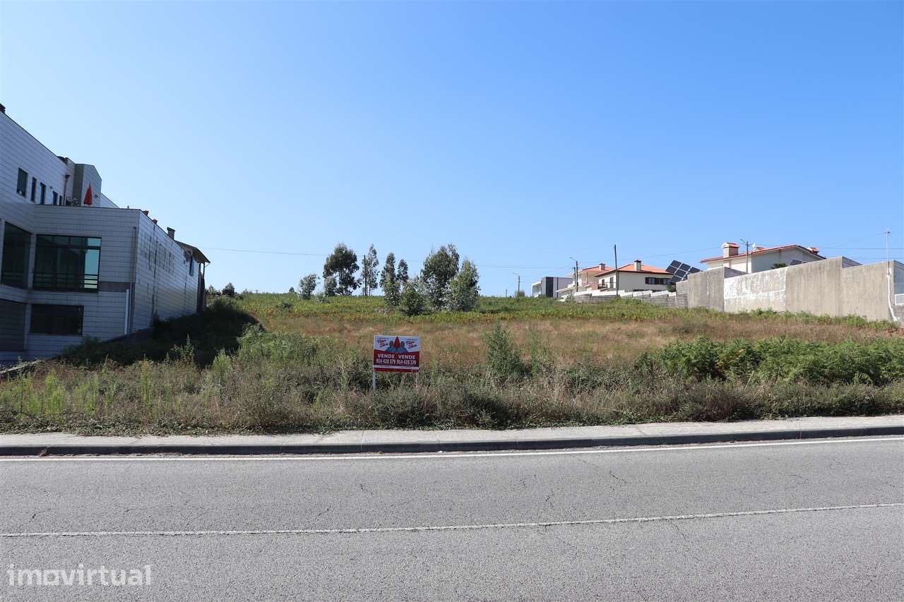 Lote de Terreno  Venda em Lustosa e Barrosas (Santo Estêvão),Lousada - Grande imagem: 3/12