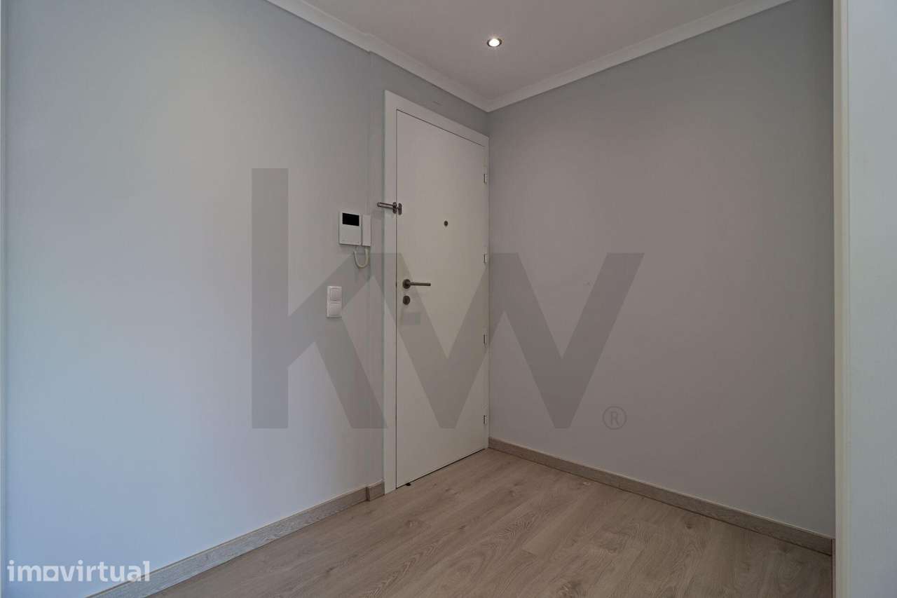 Apartamento T3 Remodelado com Excelentes Áreas em Carnaxide - Grande imagem: 5/43