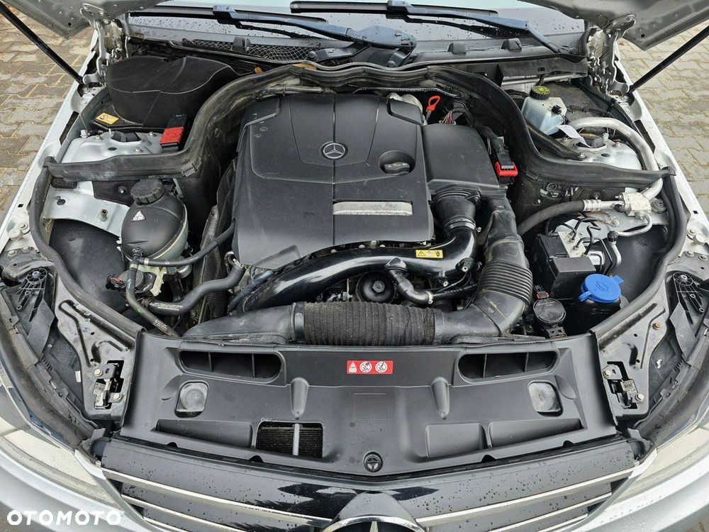 Mercedes-Benz Klasa C 180 T Edition - 31