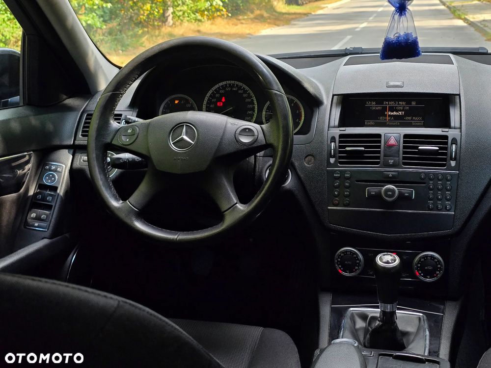 Mercedes-Benz Klasa C 200 CDI Elegance - 26