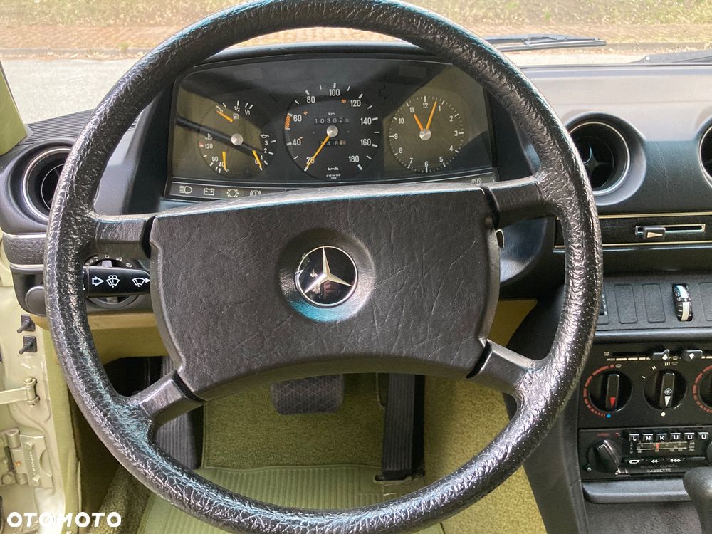 Mercedes-Benz W123 - 16