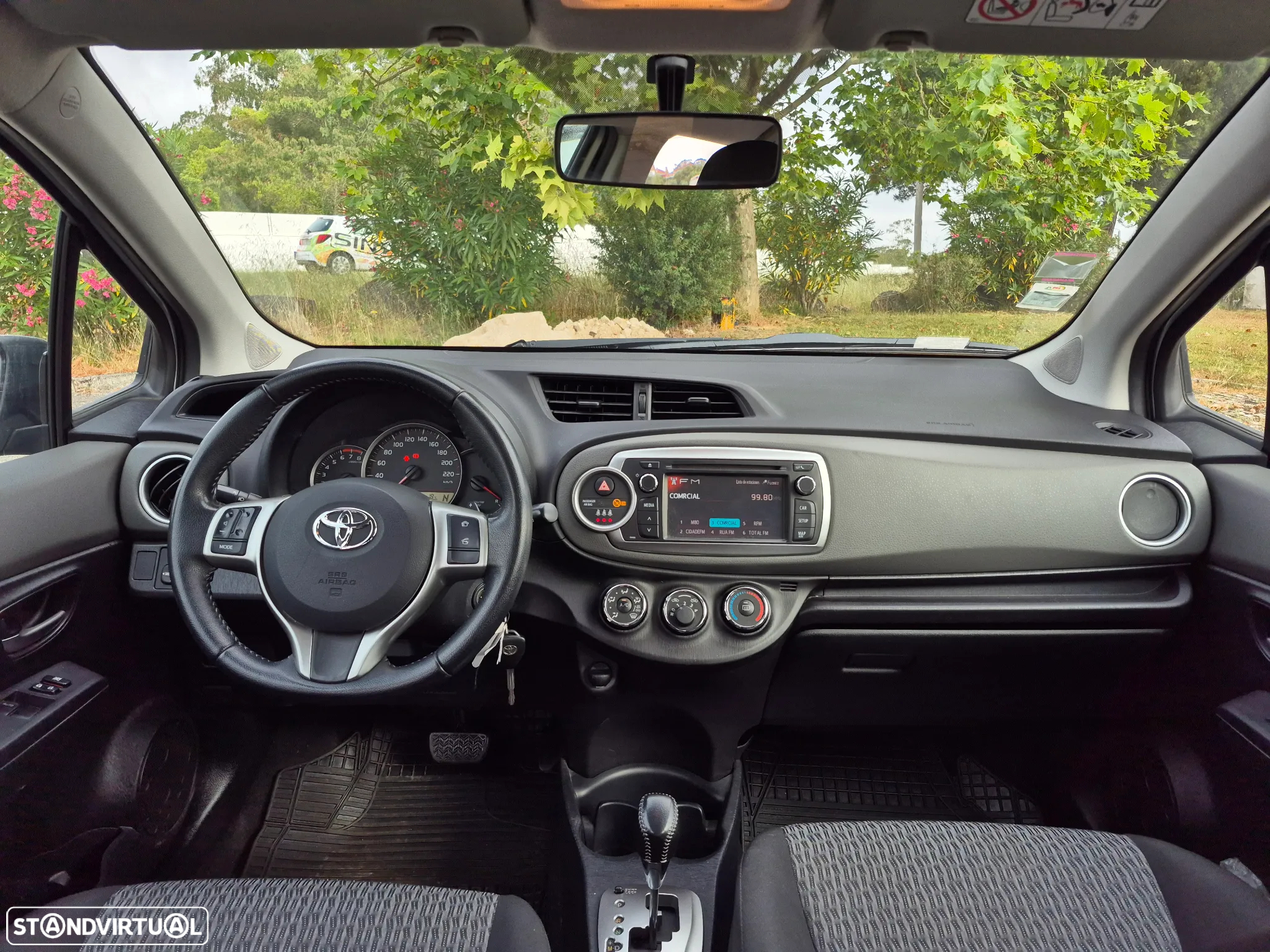 Toyota Yaris 1.33 VVT-i Comfort CVT+P.Style - 9