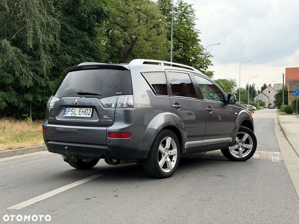 Mitsubishi Outlander 2.0 DID Instyle NAVI - 5