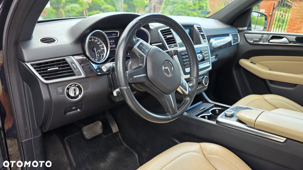 Mercedes-Benz ML - 10
