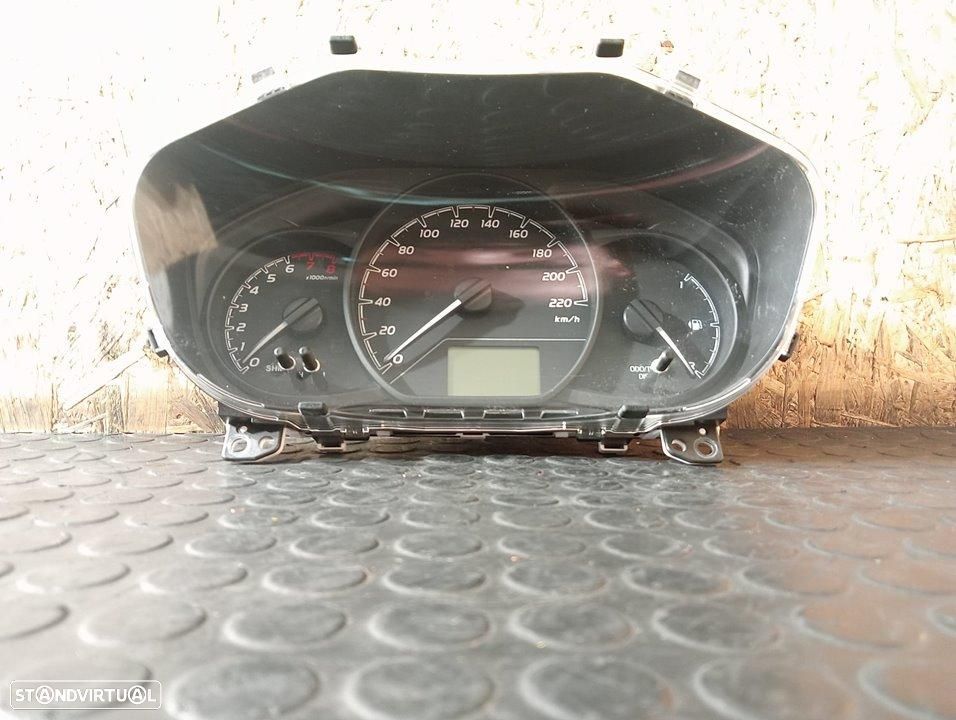 QUADRANTE TOYOTA YARIS P13 - 1