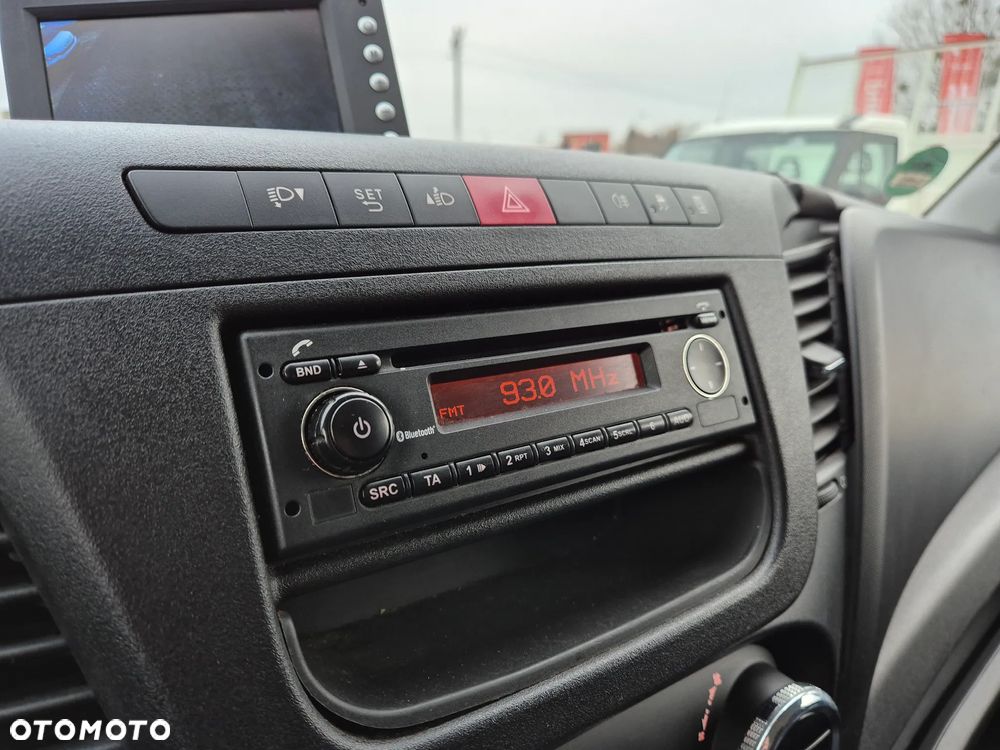 Iveco Daily 35S16 Hi-Matic, Kontener 8PAL, winda 750KG - 12