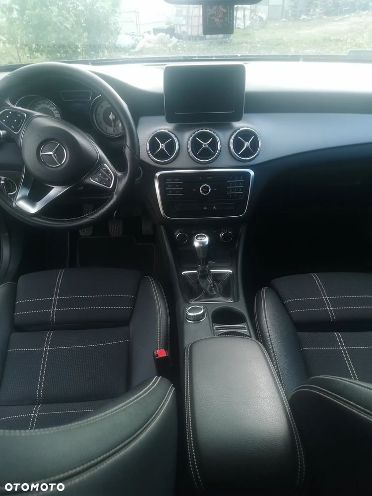 Mercedes-Benz GLA 180 - 8