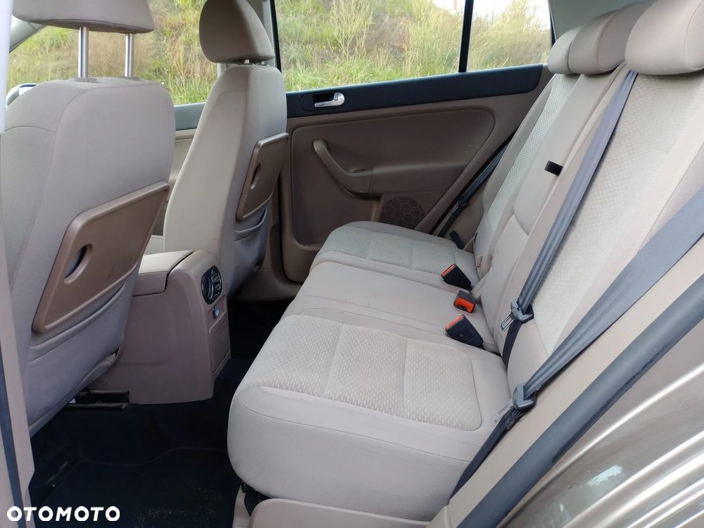 Volkswagen Golf Plus - 19