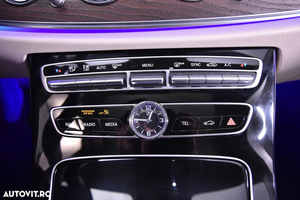 Mercedes-Benz E 200 7G-TRONIC - 19