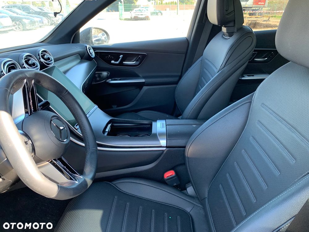 Mercedes-Benz GLC 300 4Matic 9G-TRONIC Avantgarde Advanced - 13