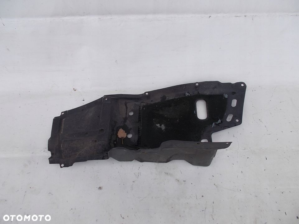 OSŁONA DOLNA POD SILNIK AVENSIS II T25 F-VAT - 2