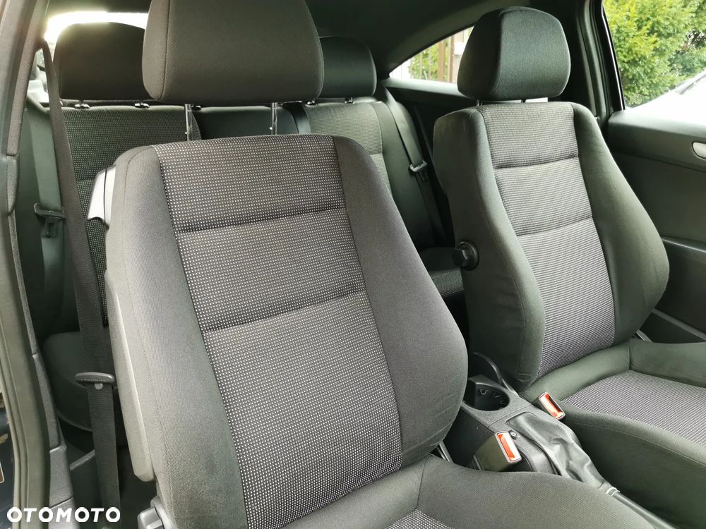 Opel Astra III GTC 1.8 Sport - 13