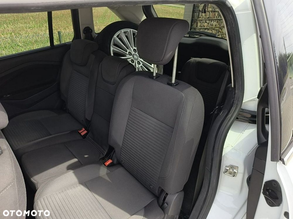 Ford Grand C-MAX - 17