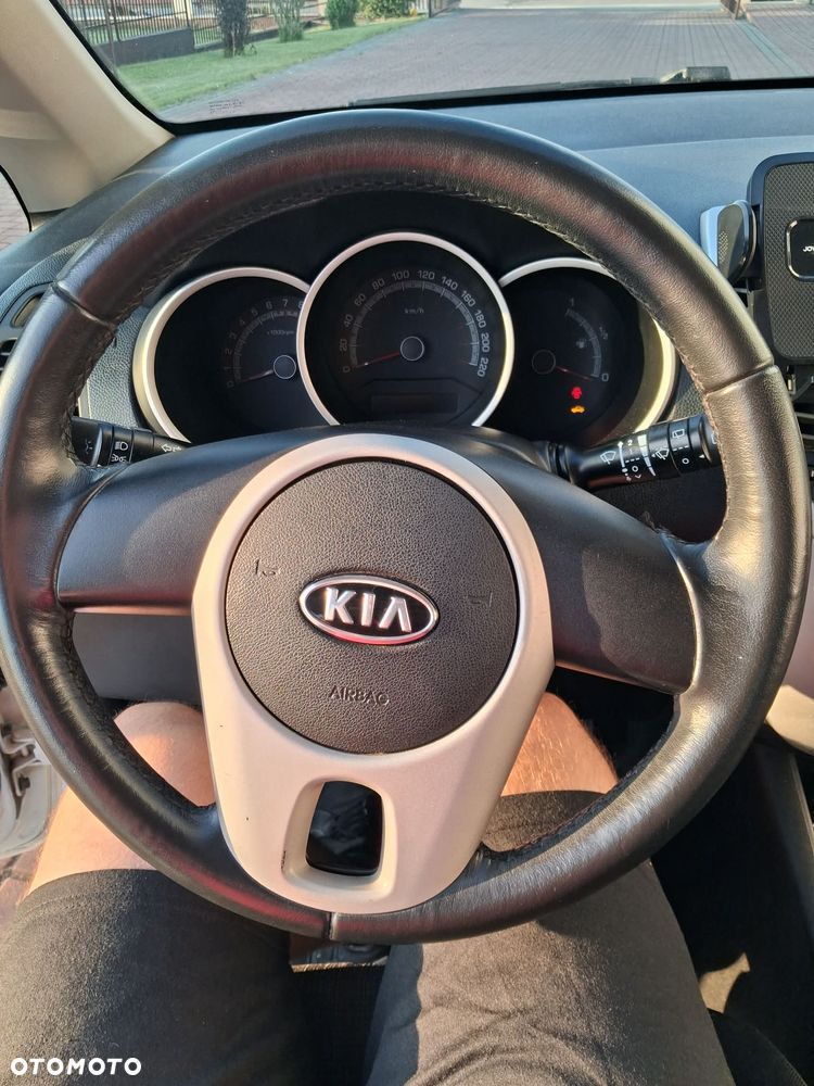 Kia Venga 1.4 S - 11