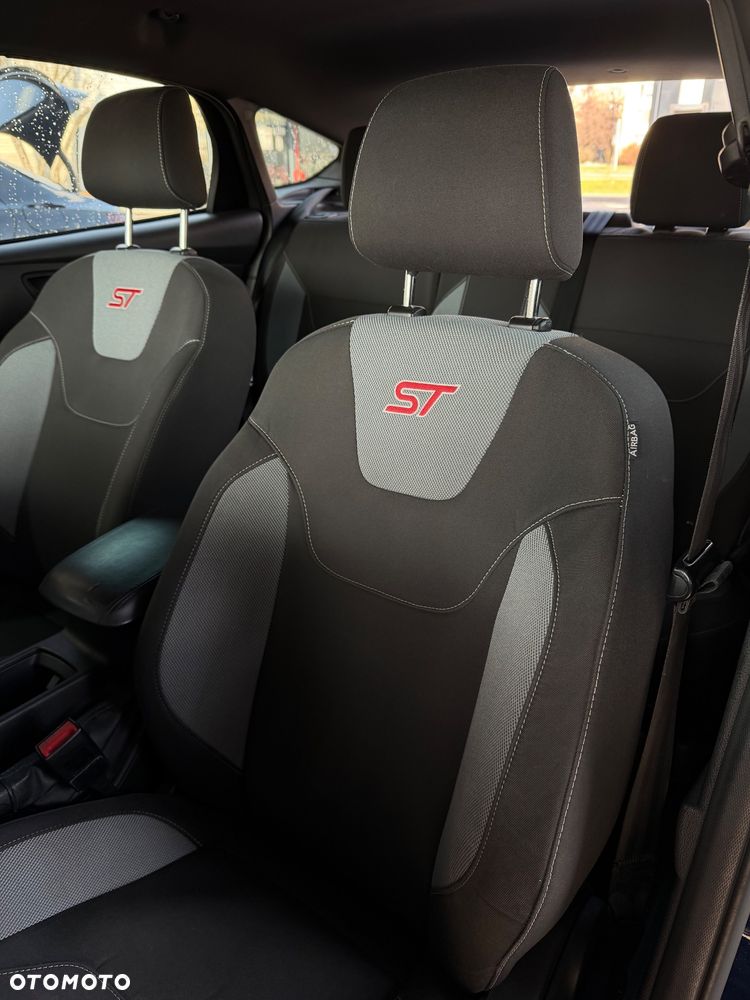 Ford Focus ST - 10