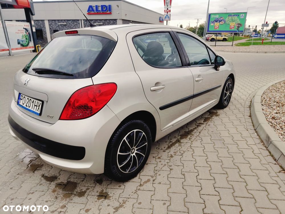 Peugeot 207 - 4