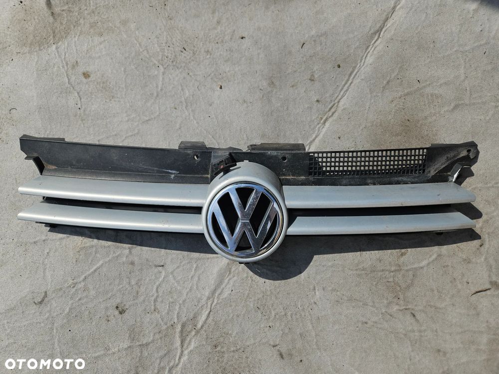 Grill atrapa VW Golf IV 4 1999r LA7W - 1