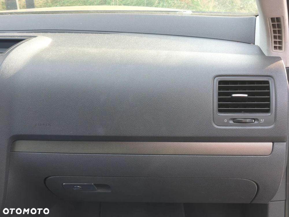 Volkswagen Golf 1.9 TDI DPF Comfortline - 8