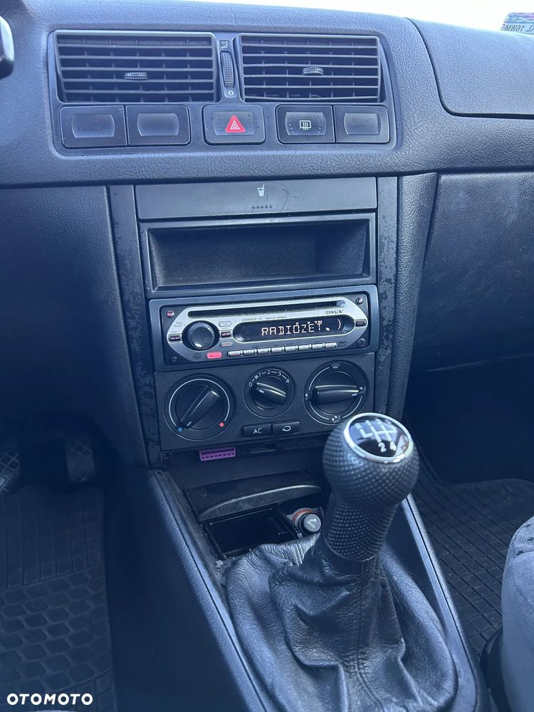 Volkswagen Golf 1.6 - 15