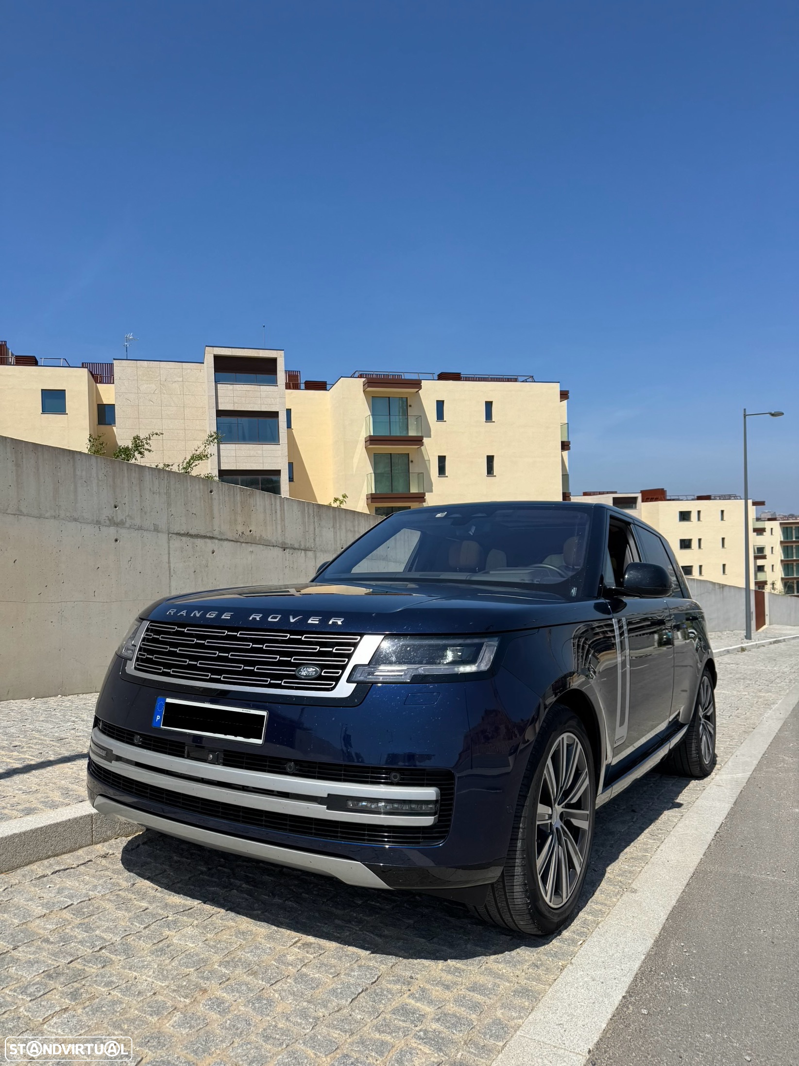 Land Rover Range Rover 3.0 P440e LWB Autobiography - 4