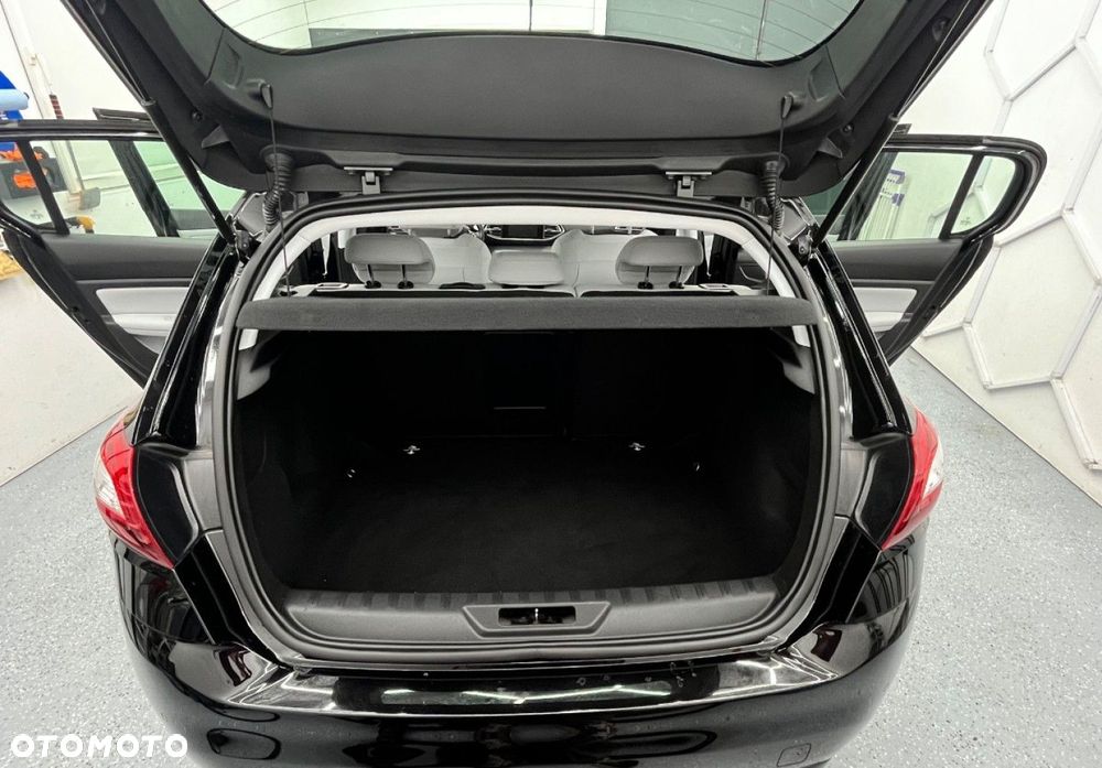 Peugeot 308 - 33
