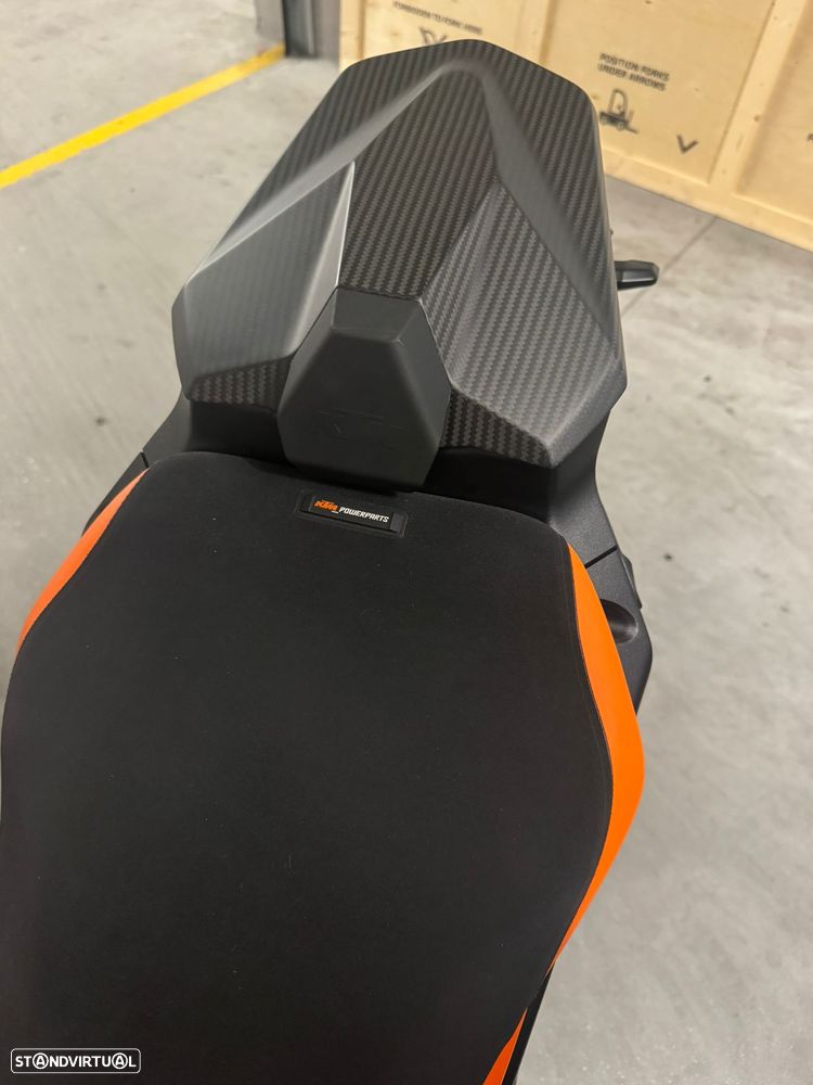 KTM 1390 Super Duke R - 13