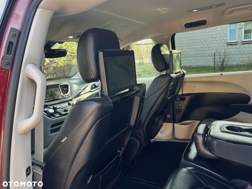 Chrysler Pacifica - 14