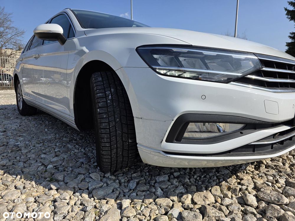 Volkswagen Passat Variant 2.0 TDI SCR DSG Business - 24