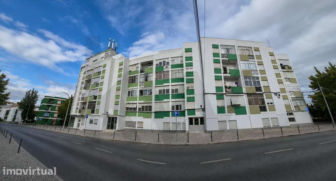 Apartamento T3 Espaçoso com Vista Desafogada para a Baía do Sado – Rua - Grande imagem: 2/24