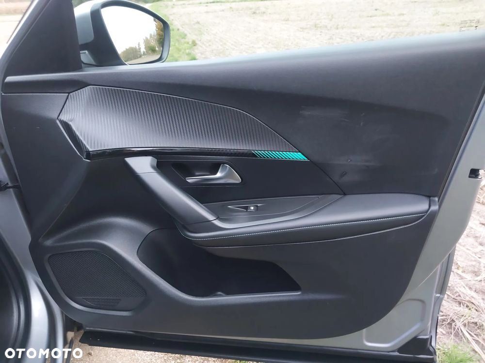 Peugeot 2008 BlueHDi 130 EAT8 Allure - 28