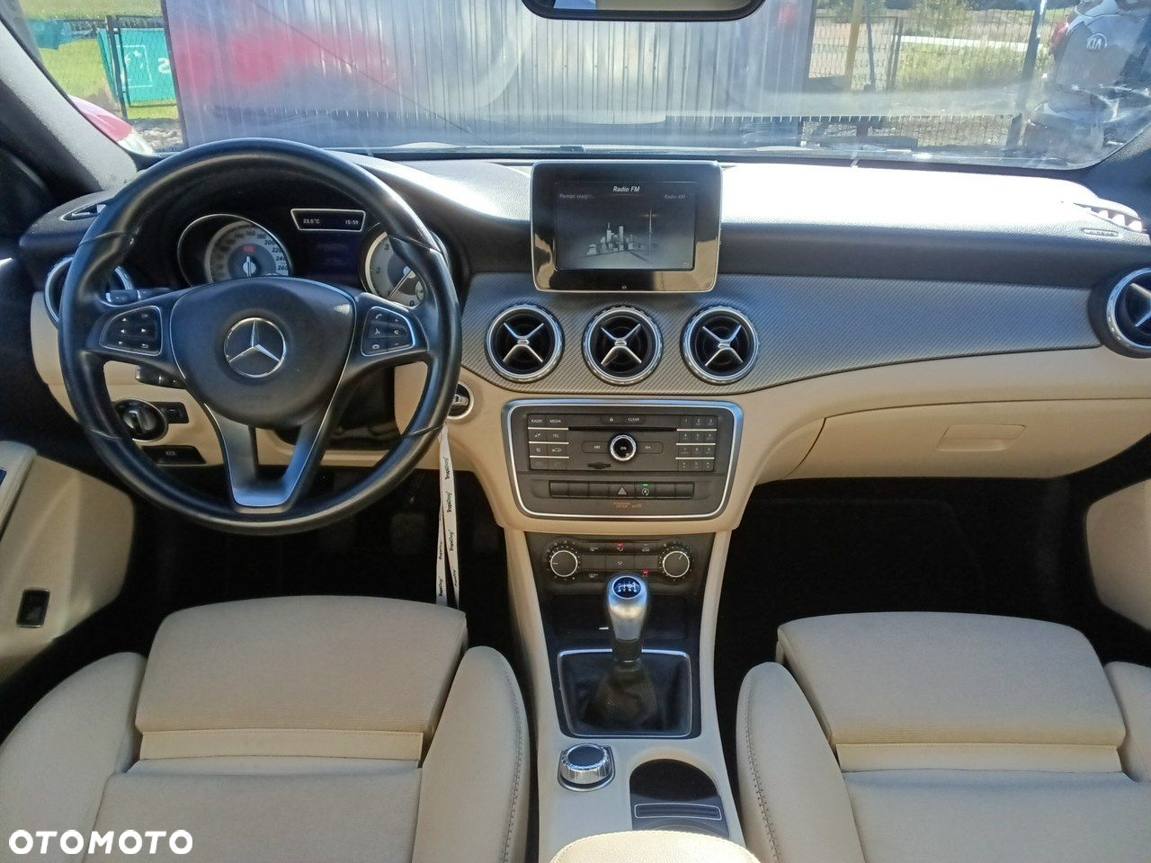 Mercedes-Benz GLA - 10