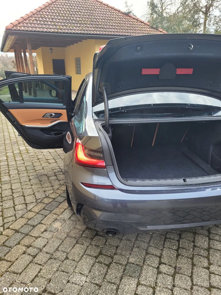 BMW Seria 3 330i xDrive M Sport sport - 18