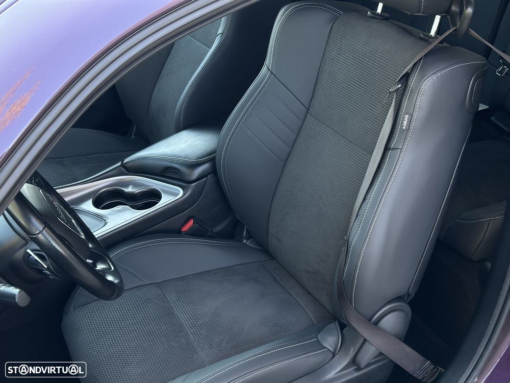 Dodge Challenger - 22