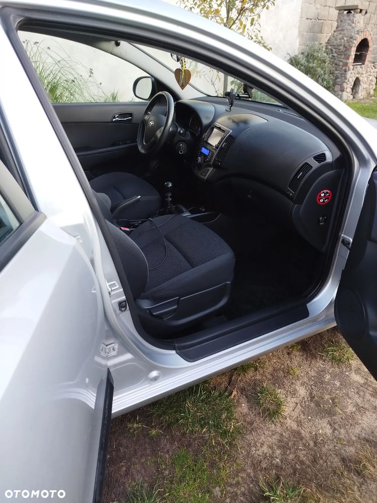 Hyundai i30 1.6 Comfort - 17