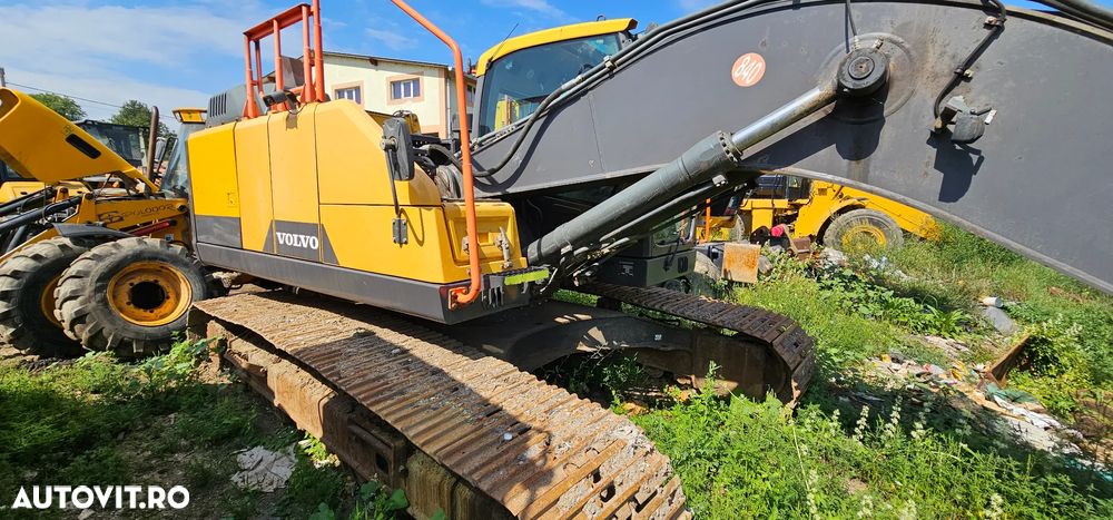 Excavator pe șenile Volvo EC 220 - 7