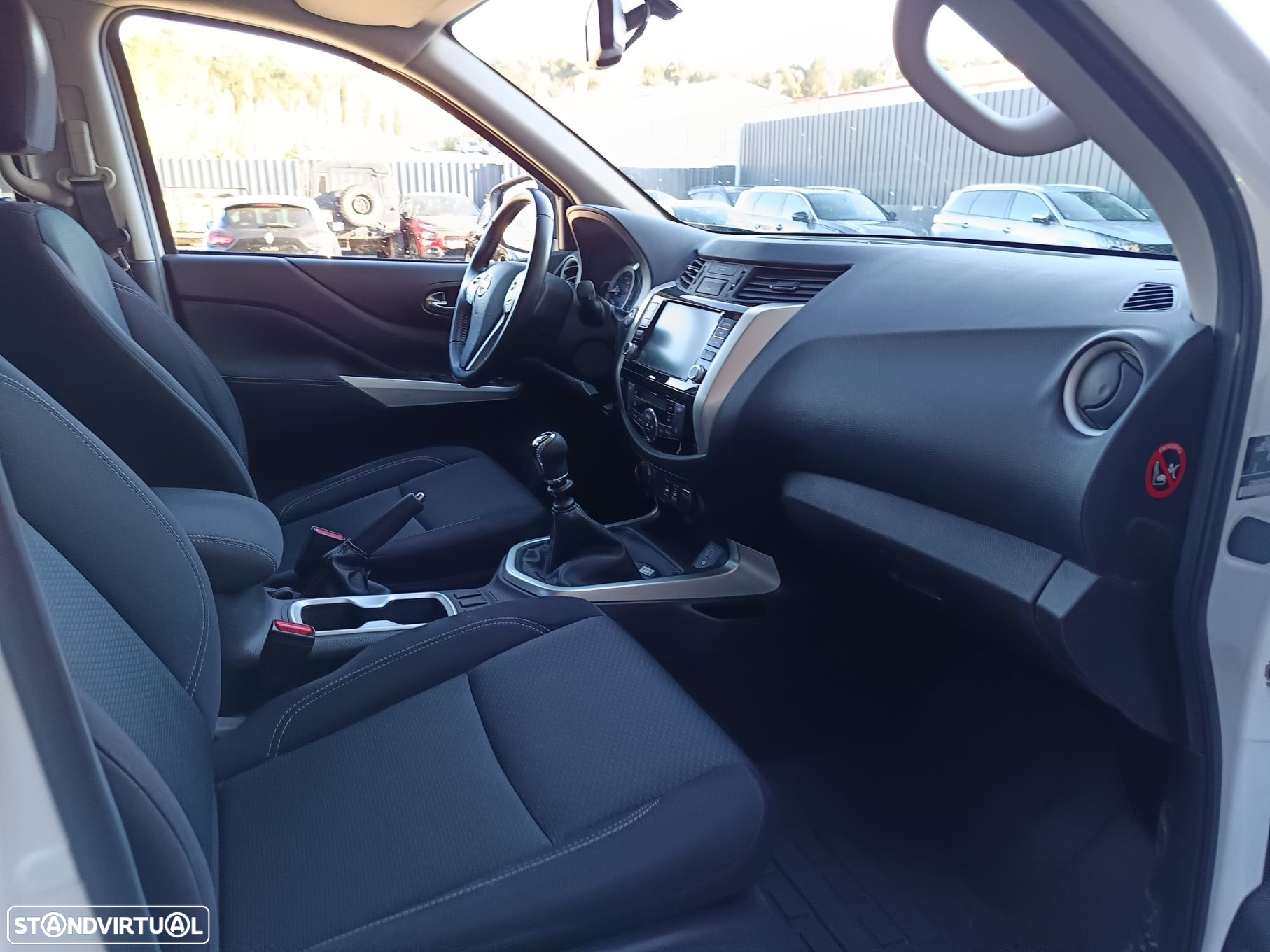 Nissan Navara 2.3 dCi CD 4WD N-Connecta Nav - 22
