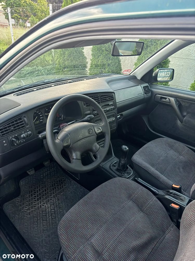Volkswagen Vento - 7