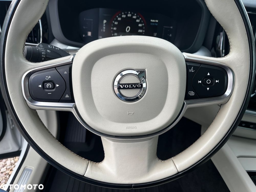 Volvo XC 60 T5 AWD Momentum - 23