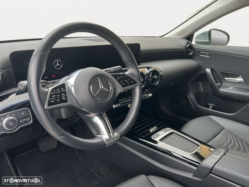 Mercedes-Benz A 250 Limousine - 10