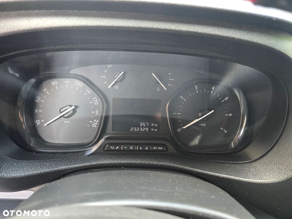 Peugeot Expert - 12
