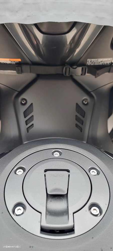 Yamaha TMAX Tech Max - 22