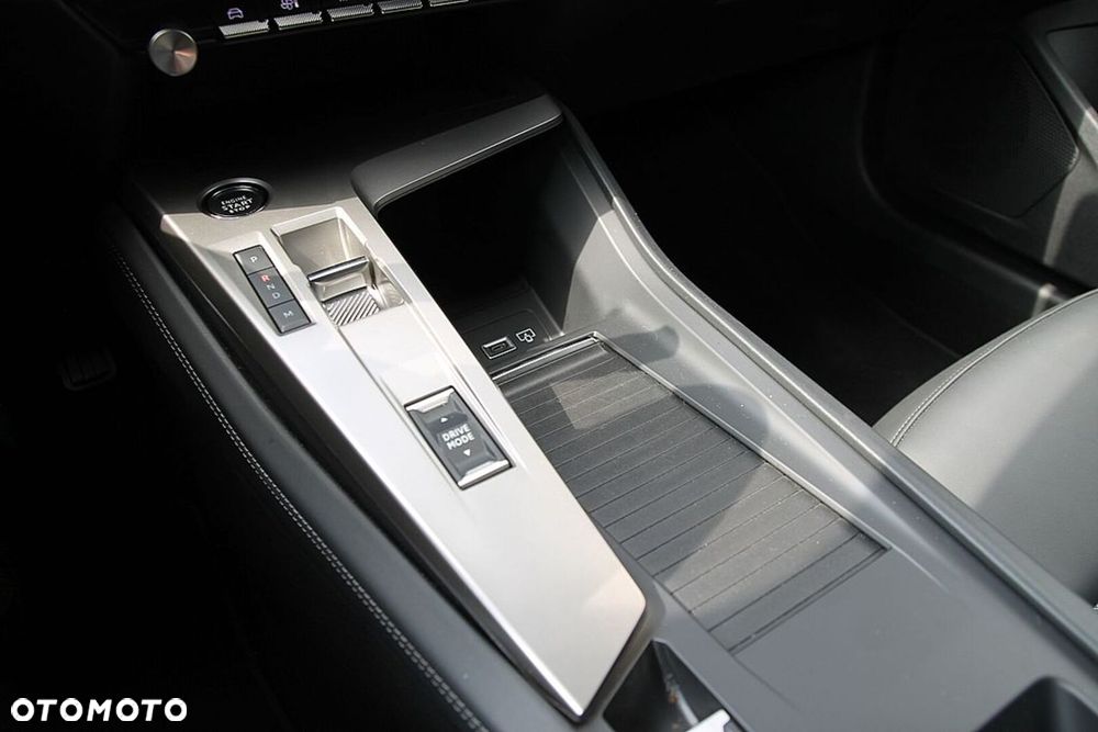 Peugeot 408 1.2 PureTech Allure S&S EAT8 - 24